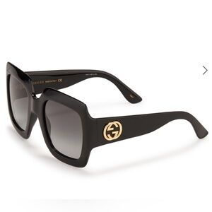 GUCCI
Oversized Square Sunglasses